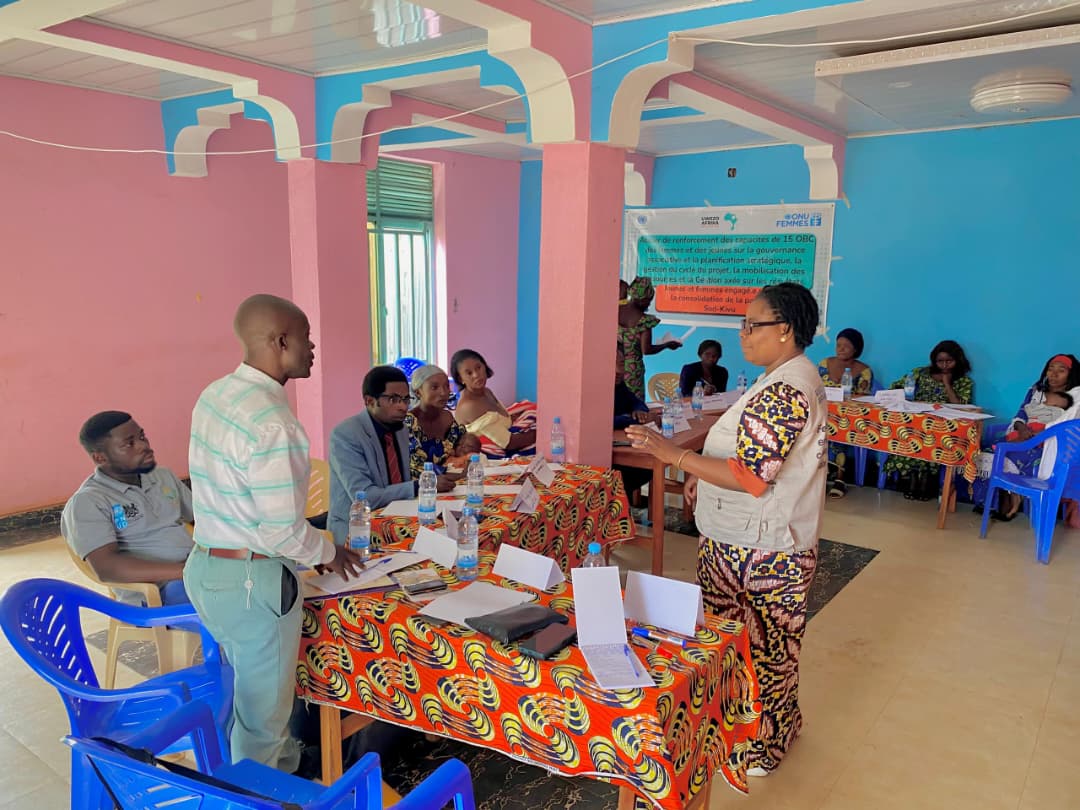 Kalehe : Uwezo Afrika Initiative forme 15 organisations des femmes et jeunes sur la gouvernance associative.