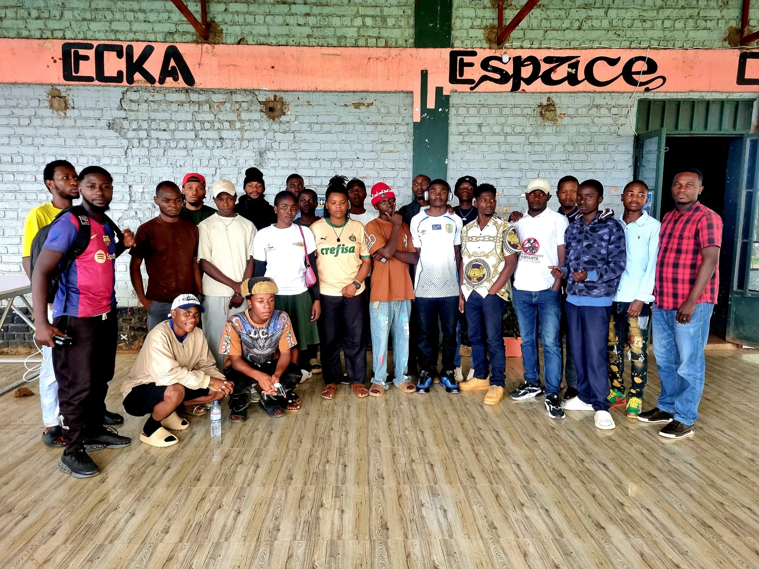 Bukavu : le programme « Kwetu art lab » encadre 42 jeunes et artistes en création des contenus à l’aide de l’IA. 